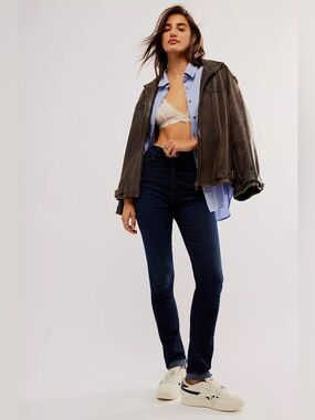 MOTHER High-Waisted Pixie Rail Sneak Jeans 28